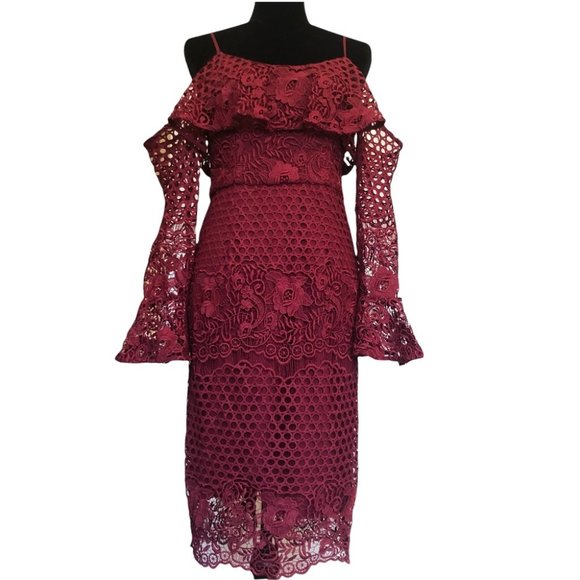 Ministry of Style Momentum Cold Shoulder Dress - Picture 2 of 12